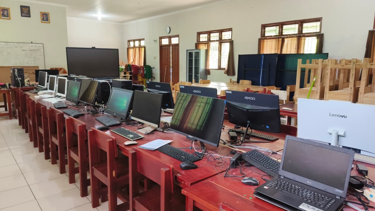 Ruang Lab Komputer